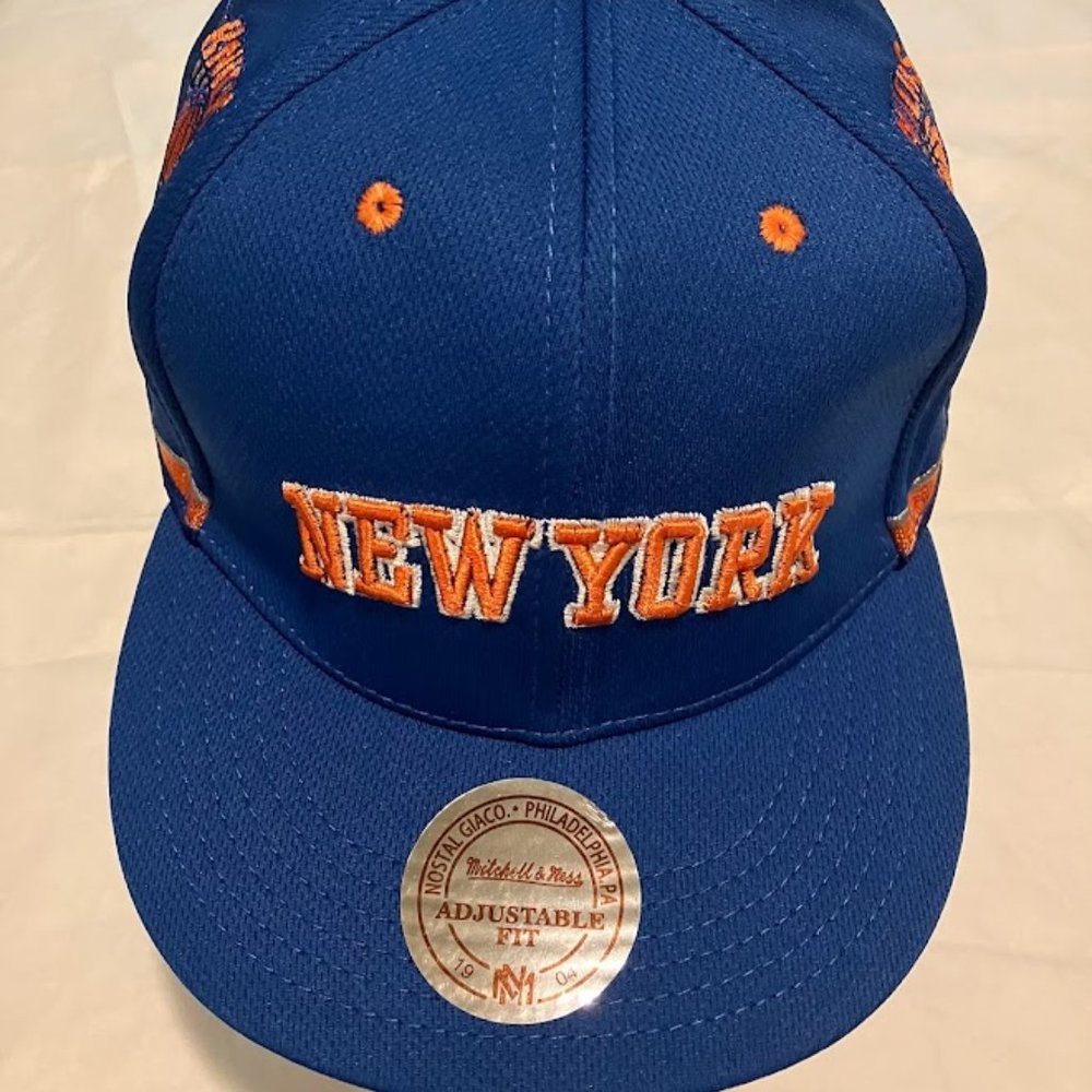 New York Knicks Snapback Cap